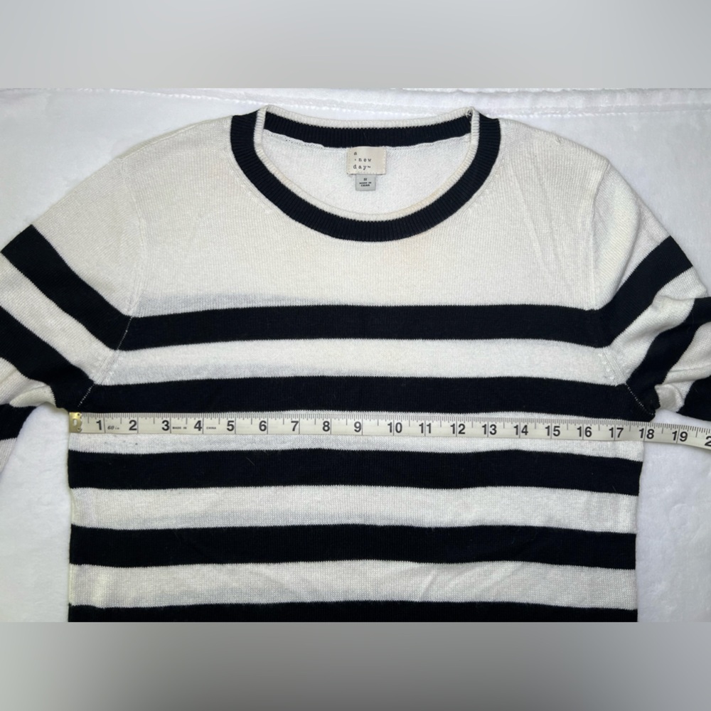 Black and White Striped Sweater - Picture 5 of 5